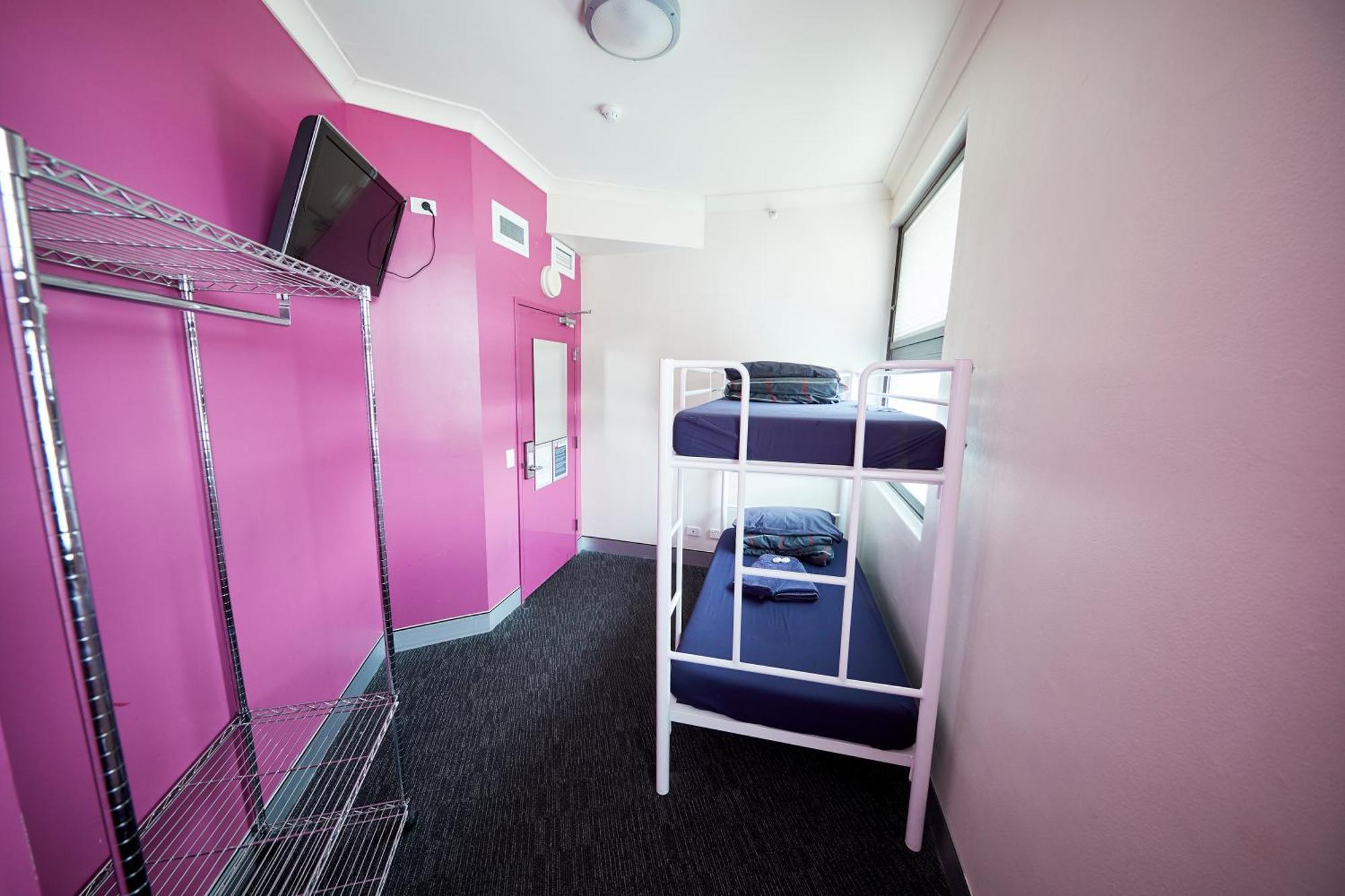 Zweibettzimmer mit Gemeinschaftsbad